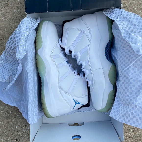 Jordan 11 Retro "Legend Blue" Size 9.5 - Picture 7 of 7